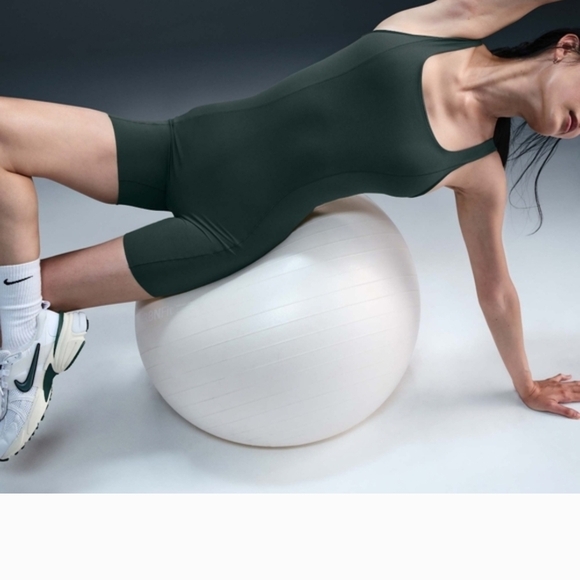 Nike Women's Zenvy Dri-FIT Training Bodysuit - Picture 3 of 11